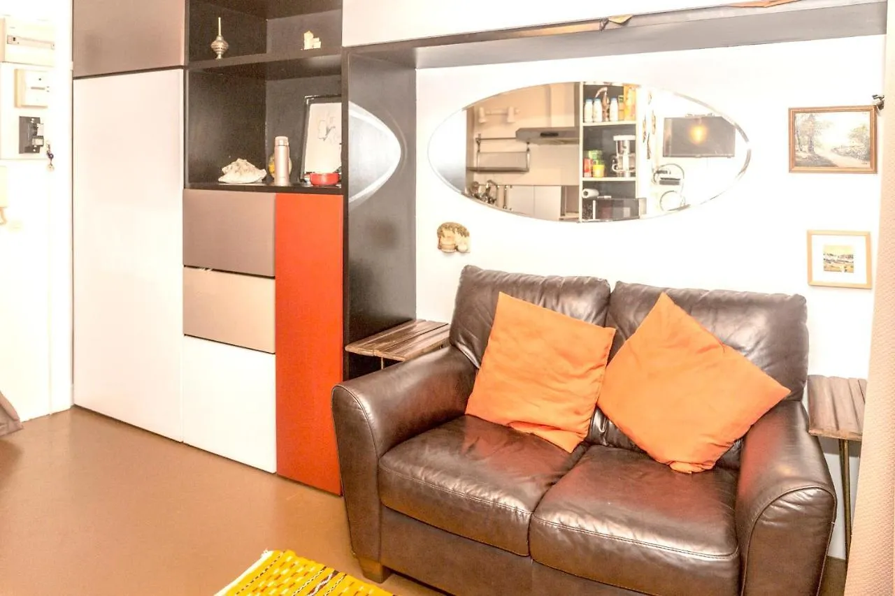 شقة Rue Veron باريس